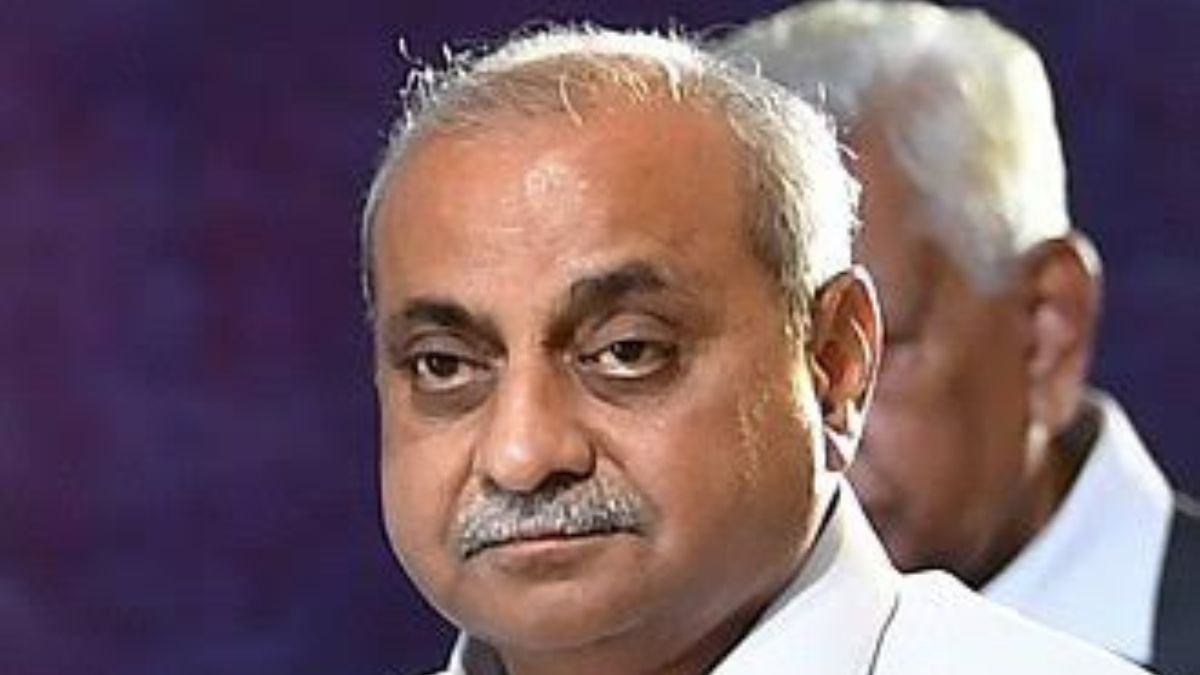 Gujarat : Political Tug-of-War Unfolds as Nitin Patel Contests Kadi APMC Elections 