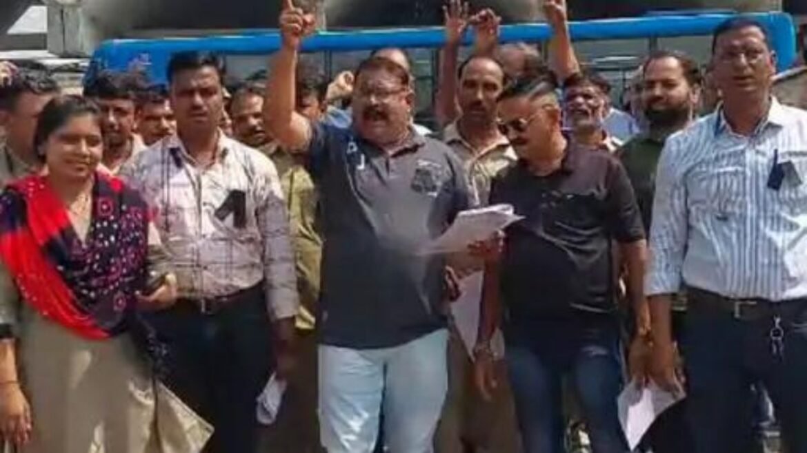 GSRTC Employees in Surat Threaten Mass Casual Leave in Protest of Unresolved Demands