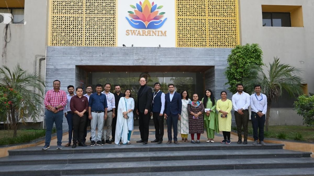 Swarrnim University Hosts seminar on AI for Improved Communication