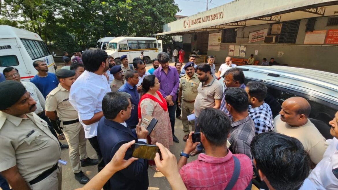 Surat : Diamond worker dies in heavy rush at railway station