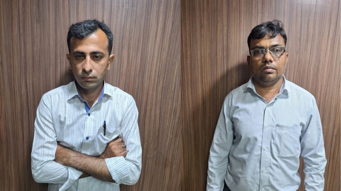 Surat Municipal Corporation Employees Caught Taking Bribe of 40K By ACB