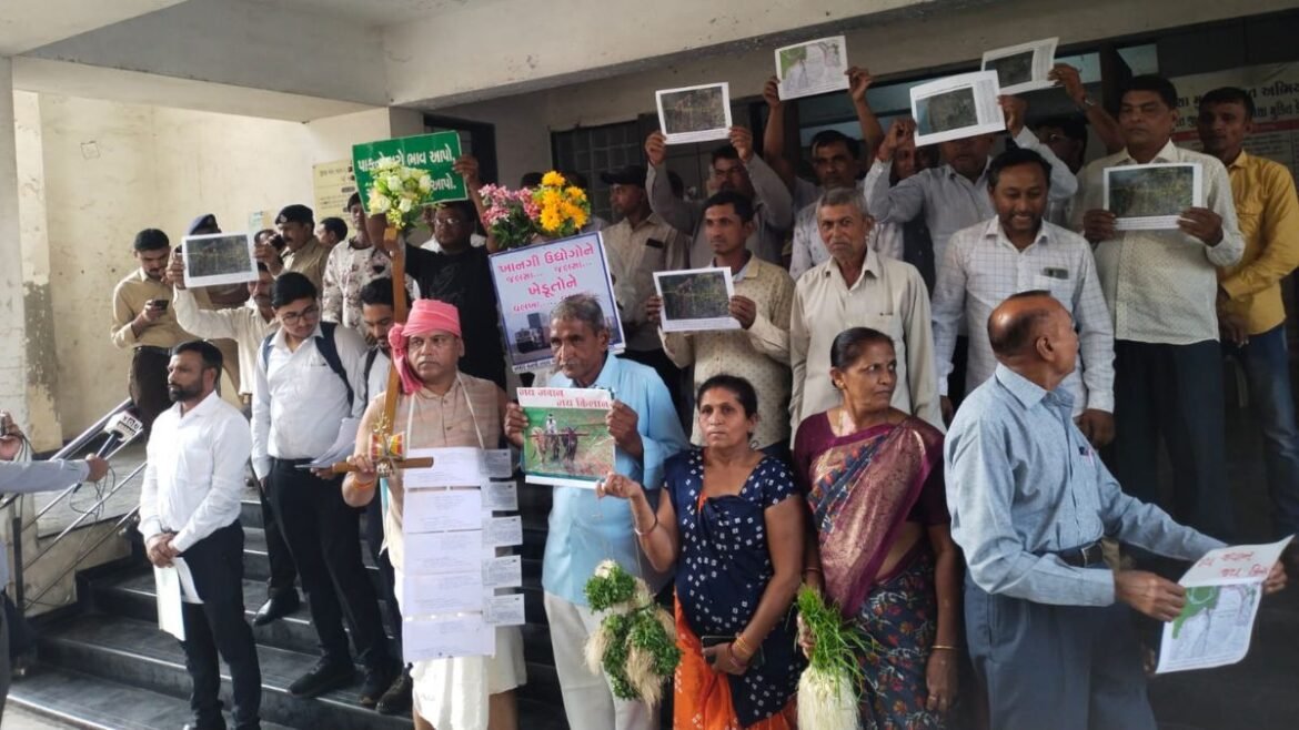 Surat : Farmers Protest Over Land Acquisition for Railway Project